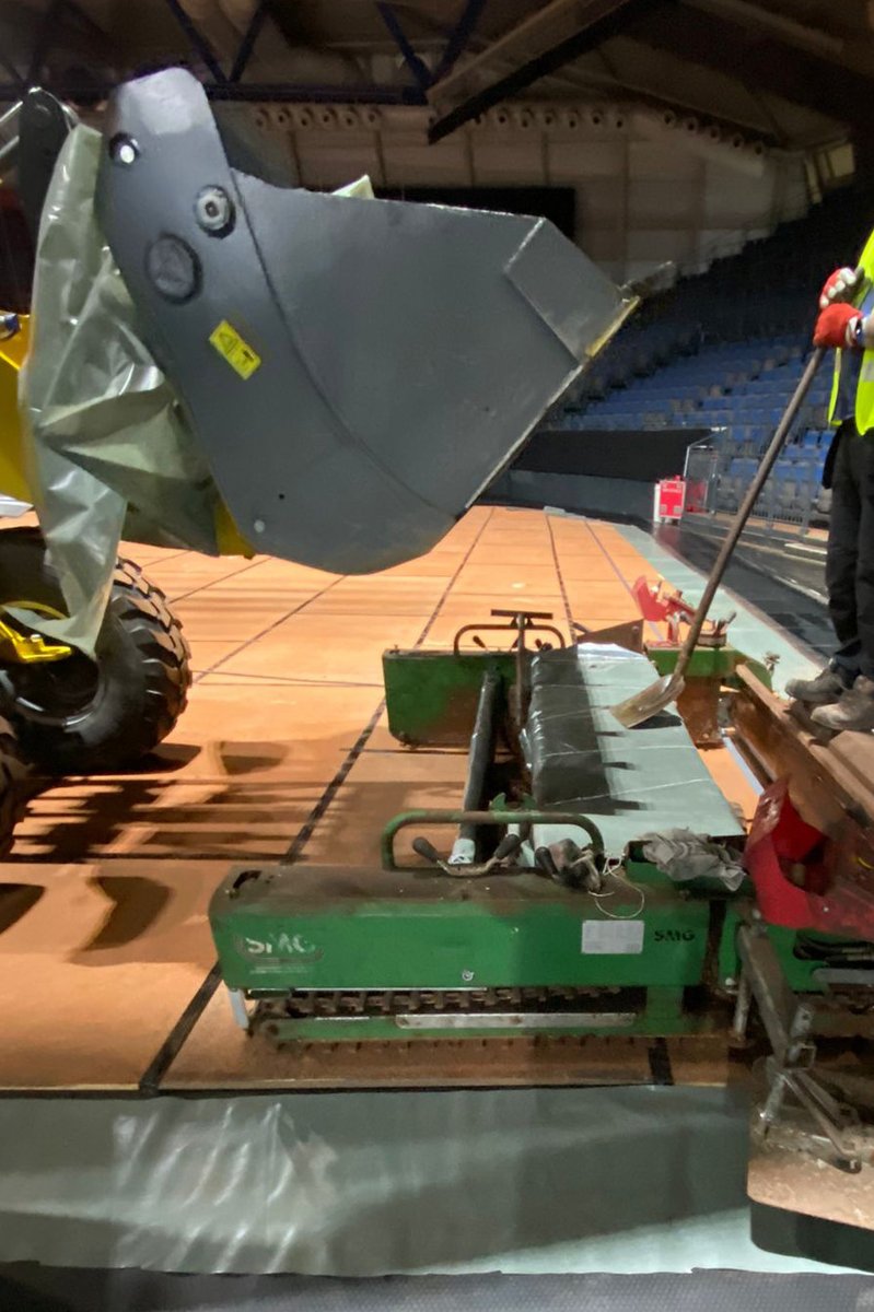 ViacorPolymer's tweet photo. Here we go! The material has been delivered, the mixing area has been set up and the first meters are now being installed. Three #tennis #courts for the #WTA tournament at the #Porsche Tennis Grand Prix in Stuttgart. The #PORPLASTIC #RedClay pro tennis court system. https://t.co/ItCAZougb3