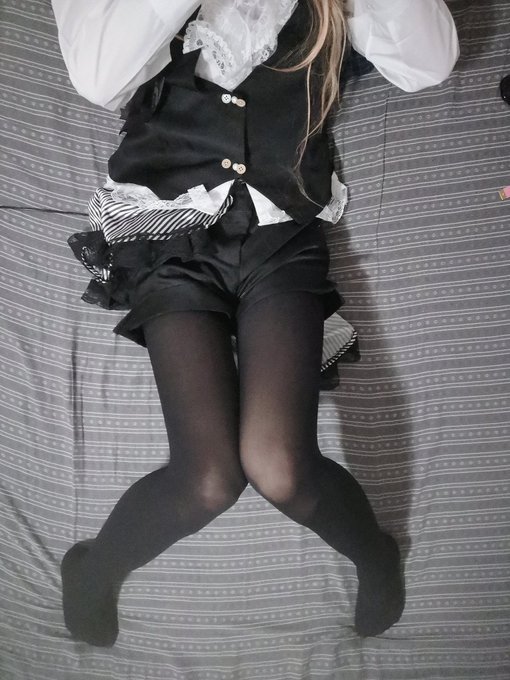 捏嘿~ 还是黑丝适合我 #黑丝 #crossdresser #女装大佬 #伪娘 #男の娘 #femboy https://t.co/JOs4sdBFZs<a href="/tag/%E9%BB%91%E4%B8%9D"class="tags">#黑丝</a><a href="/tag/crossdresser"class="tags">#crossdresser</a><a href="/tag/%E5%A5%B3%E8%A3%85%E5%A4%A7%E4%BD%AC"class="tags">#女装大佬</a><a href="/tag/%E4%BC%AA%E5%A8%98"class="tags">#伪娘</a><a href="/tag/%E7%94%B7%E3%81%AE%E5%A8%98"class="tags">#男の娘</a><a href="/tag/femboy"class="tags">#femboy</a>
