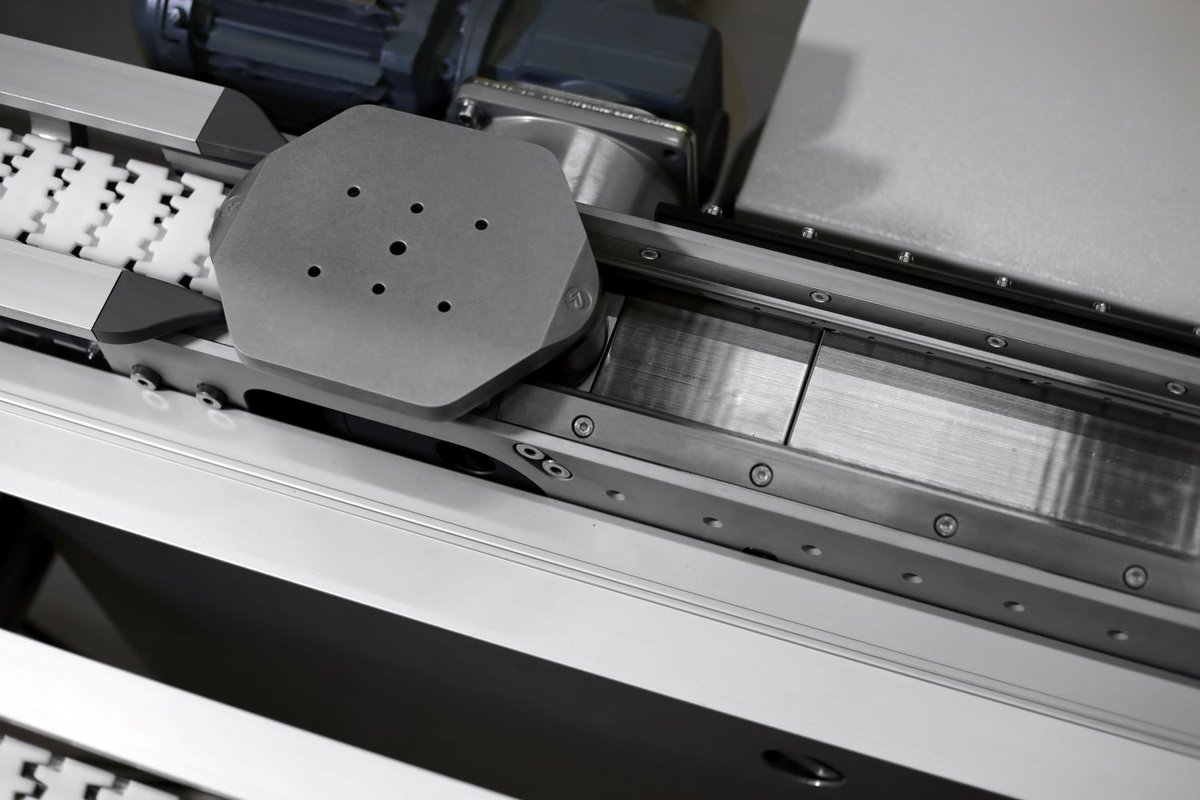 #LinearMotion technology is becoming more and more popular in many industries. By combining linear motion technology with traditional conveyor technology, it is possible to boost your line performance🚀📈.  

Read more in our new blog here👉lnkd.in/eyp9xhrS

#Production