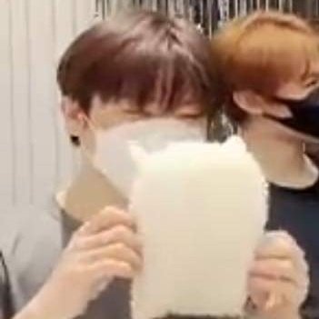 little junghwan tweet media