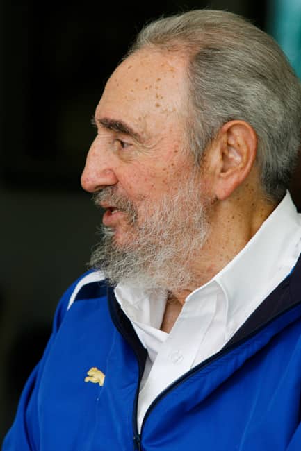 #Fidel: No es necesario enfatizar lo que siempre #Cuba ha dicho: no tememos dialogar con EU. No necesitamos tampoco la confrontación para existir, como piensan algunos tontos; existimos ... porque creemos en nuestras ideas y nunca hemos temido dialogar con el adversario. 5/4/2009