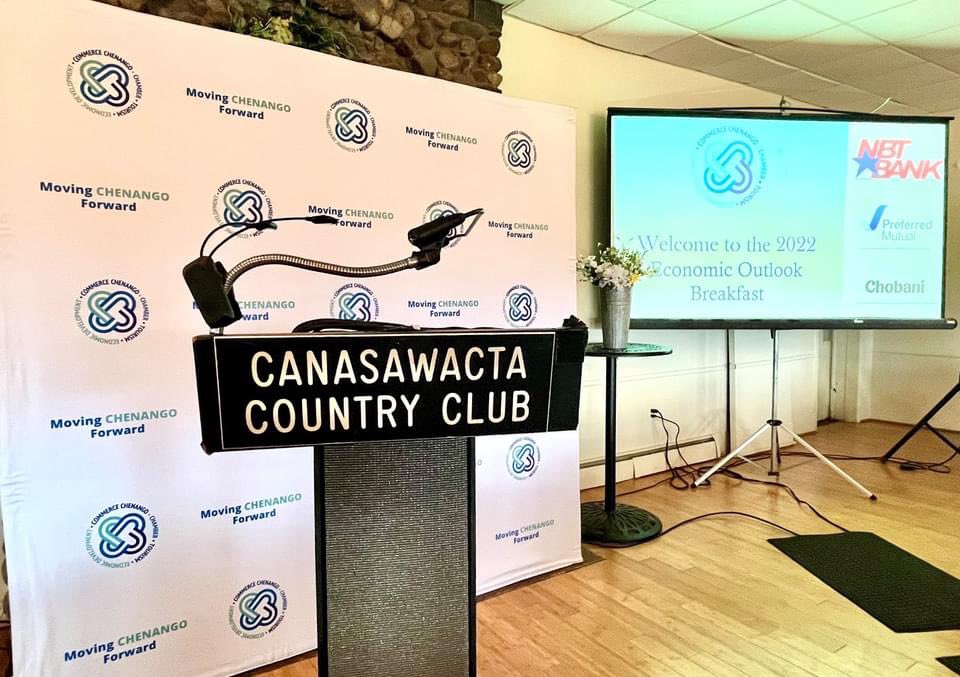 CmrceChenango's tweet photo. Good morning, #chenangocounty! Looking forward to the Annual Economic Outlook Breakfast! @NBT_Bank @PreferredMutual @Chobani #movingchenangoforward https://t.co/eS5XTJu5PC