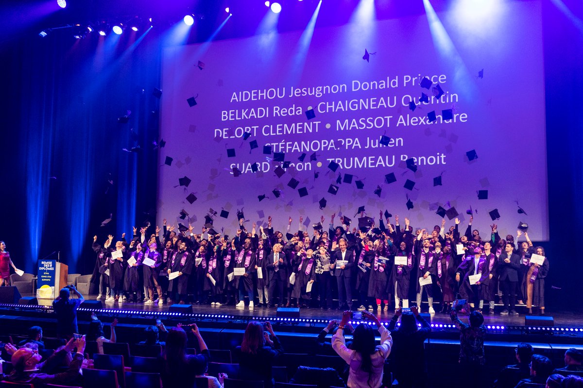 SUPINFO's tweet photo. Remise des diplômes

Encore toutes nos félicitations à tous les #diplômés des promotions 2020 et 2021 !

Un grand merci au #GroupeIONIS et à tous pour cette superbe cérémonie🙏

Crédits photos : @laurentguichardon

 #promo2021 #promo2020 https://t.co/U0BGlRhBHl