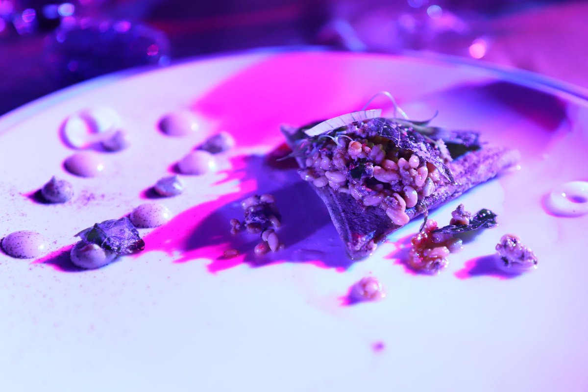 🙌 Gracias a los chefs Berenice Sainz, <a href="/BixaCocina/">BixaCocina</a>; Juan Emilio Villaseñor, <a href="/lacocinoteca/">Juan Emilio Villaseñor</a>; Irving Cano, Casa 1810; y Mayela Cárdenas, de <a href="/casamercedesgto/">Casa Mercedes®</a>, por transmitir su pasión y amor por la gastronomía guanajuatense a los asistentes del <a href="/WorldMeetingsFo/">World Meetings Forum</a>