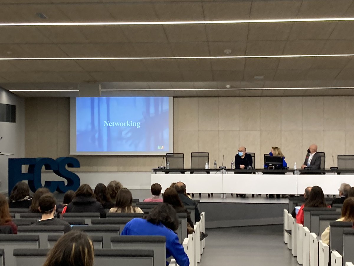 espaitec's tweet photo. 🗣Arranca la conferencia inaugural «Comunicación e incertidumbre social: razones y emociones» de @monicadeza con motivo del 15 Aniversario Espaitec🎉🎈🙌
#SomUJI #FamiliaEspaitec #15AnysEspaitec #LosParquesAportan #HubAsaService https://t.co/d1tCvLQngS