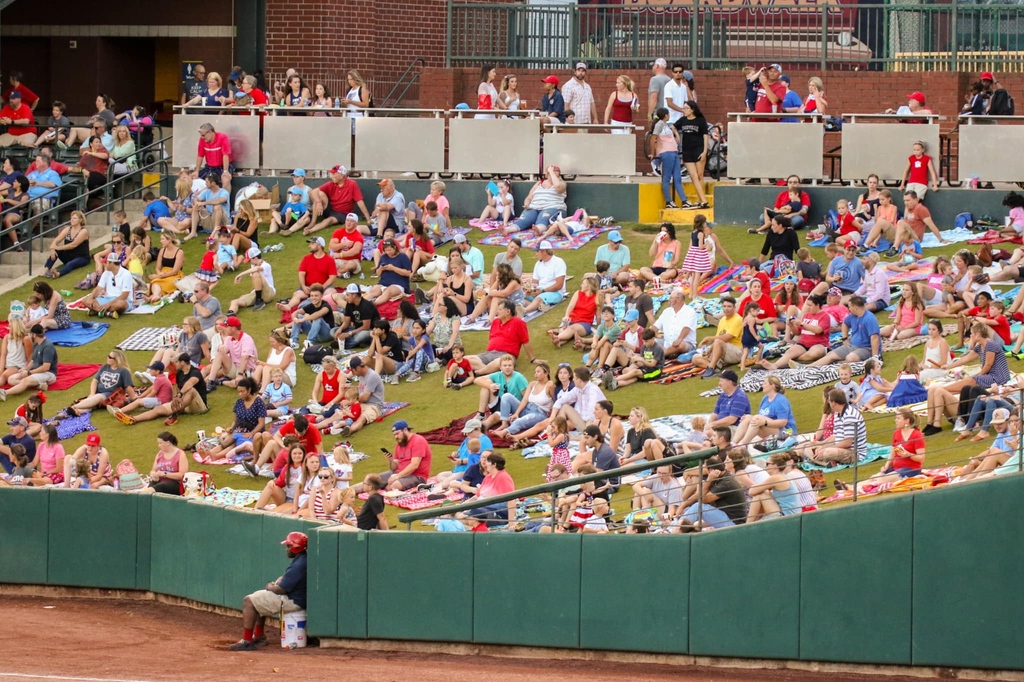 DowntownMemphis's tweet photo. โพ๐ It's Opening Day for the Redbirds + Nacho Average Tuesdayโ what could be better?!
All fans will get a FREE order of ballpark nachos!
Get your tickets at https://t.co/aiauybY7SA
๐ธ: @memphisredbirds
#downtownmemphis #backdowntown #memphisredbirds #autozonepark https://t.co/quf8qlD1ah