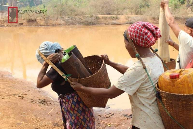 spring_2021's tweet photo. Refugees from Karen State are suffering from severe water scarcity.They need an average of 2 buckets of water a day to drink and have to take a bath only once a week for personal hygiene. 

#2022Apr5Coup
#BURMAAct2021
#PressureCongress
#HearTheVoiceOfMyanmar https://t.co/12AOxqvR03