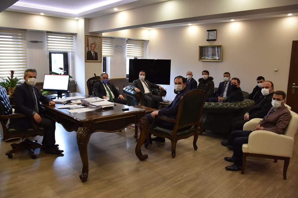 CanikMem's tweet photo. İlçemizde deprem güçlendirmesi kapsamına alınan okullarımızla ilgili değerlendirme toplantısı İl Millî Eğitim Müdürümüz Murat Yiğit başkanlığında, İlçe Milli Eğitim Müdürümüz Zahit Köseoğlu ve ilgili okul müdürlerimizin katılımıyla gerçekleştirildi...
@samsunmem @gokhanmurat1 https://t.co/zynWunnFTC
