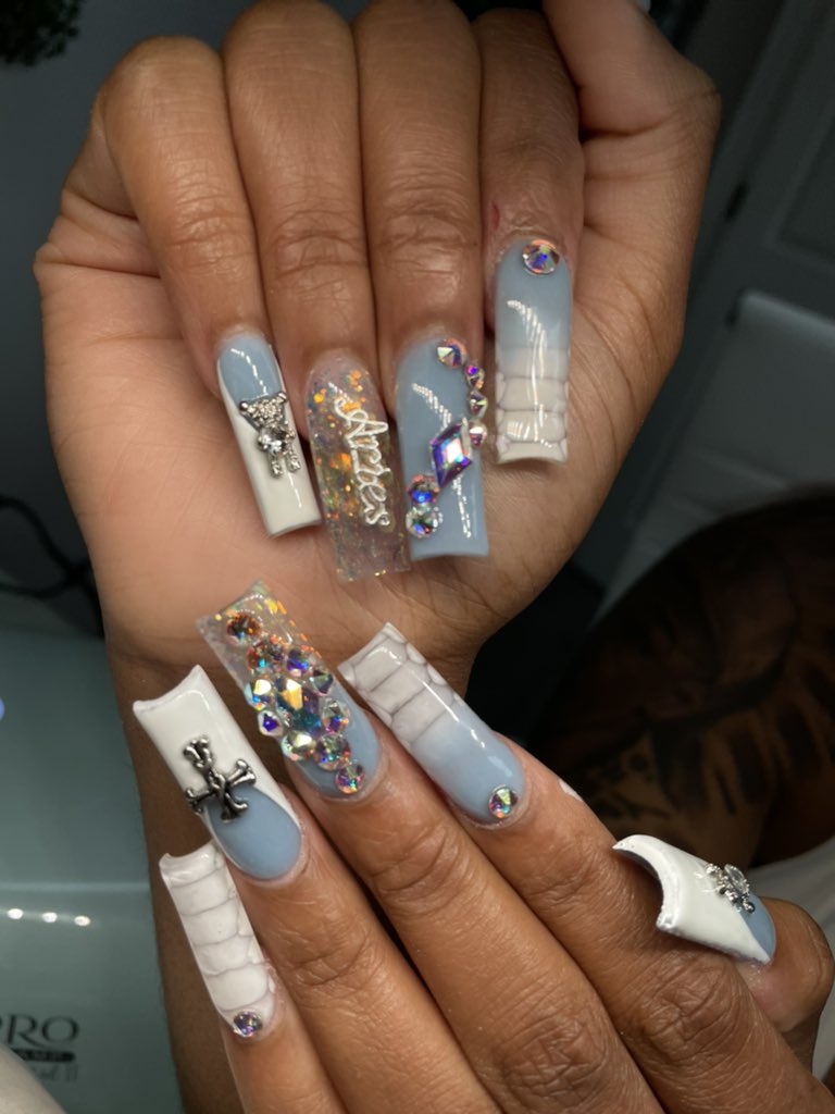 AriThePretty_'s tweet photo. I am a LICENSED nail technician new to the Atlanta/Buckhead Area 💓 with 4 years of experience!

If this comes across your time please rt to help me expand my clientele 💓 

#atlantanailtech #atlnailtech #atlhairstylist #buckheadnailtech #gsunailtech #caunailtech #ggcnailtech https://t.co/AwSZZY8QlB