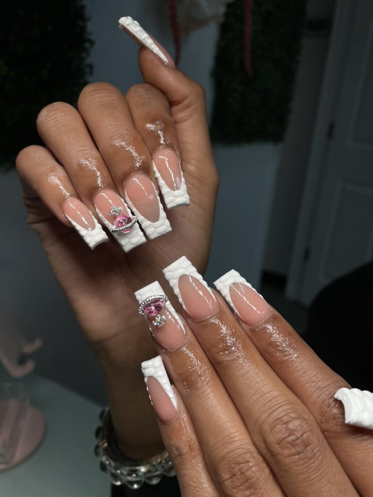 AriThePretty_'s tweet photo. I am a LICENSED nail technician new to the Atlanta/Buckhead Area 💓 with 4 years of experience!

If this comes across your time please rt to help me expand my clientele 💓 

#atlantanailtech #atlnailtech #atlhairstylist #buckheadnailtech #gsunailtech #caunailtech #ggcnailtech https://t.co/AwSZZY8QlB