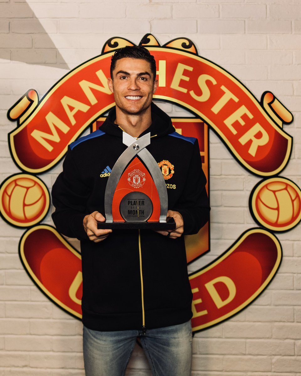 ManUtd's tweet photo. Our Player of the Month for March: @Cristiano 🥇👏

#MUFC https://t.co/f8kRRuLKhv