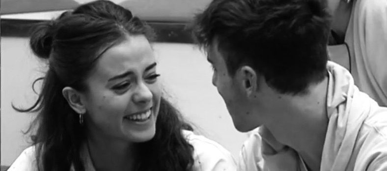 noncredetemimai's tweet photo. carola non sei sola, loro si siederanno sempre accanto a te.🤍

#Amici21 #caroligi https://t.co/MlcWWhkktK