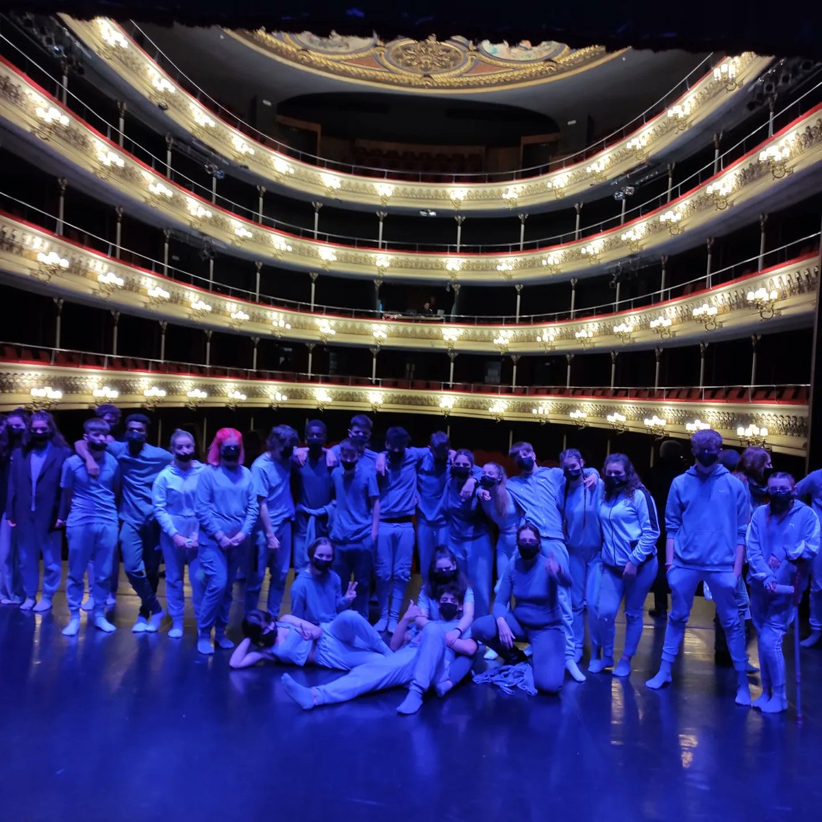 ieselpicarral's tweet photo. Justo antes y después del estreno de #Plástico de #DistritoDanza organizado por @CDanzaZGZ. @ieselpicarral @iesmcatalanzgz @cpirosalescanal @cpiparquegoya #aprendemosjuntos #EducaconDanza https://t.co/I6ll7Gq2Oe