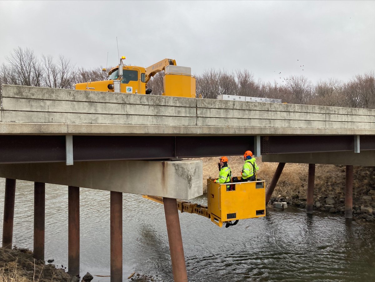 mndotsoutheast's tweet photo. MnDOT bridge inspectors are in #MowerCounty today. Check out info about this year's bridge inspections: https://t.co/MZJunf1cBc
📷: 12th Ave. NW over Turtle Creek northwest of #AustinMN https://t.co/UAwWZlyn7j