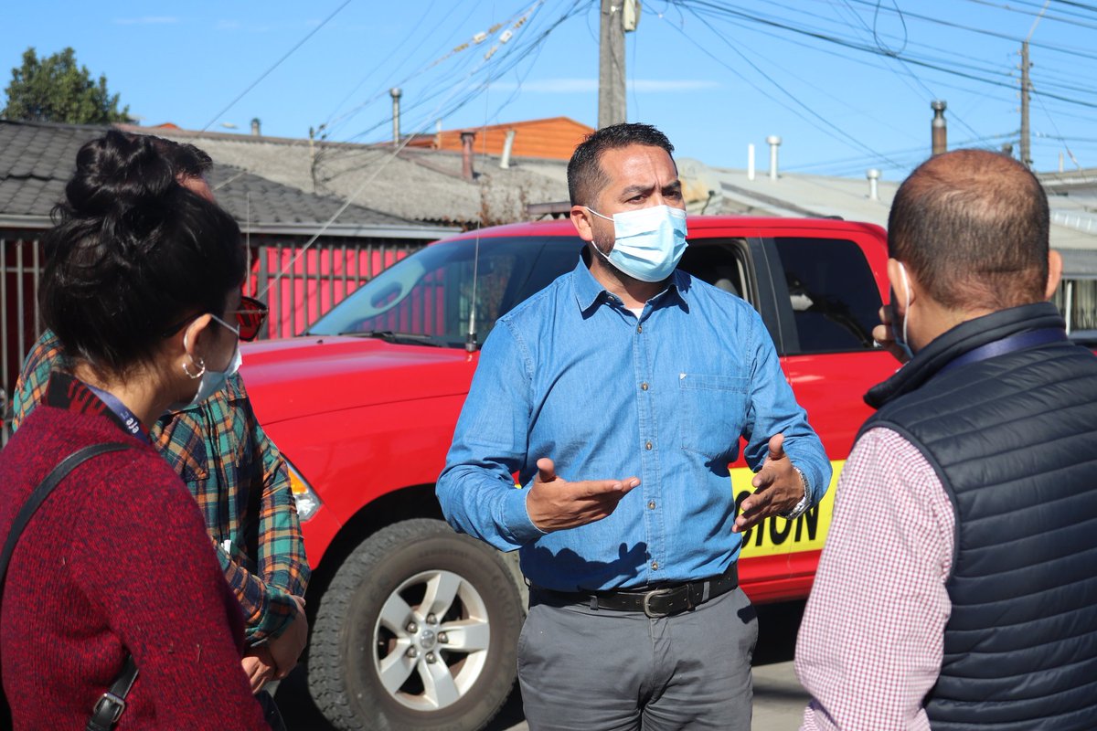 CasaDeLaSeguri1's tweet photo. #Ahora
Dirección de Seguridad Pública junto a @EFE_Biotren realizan una visita en terreno para verificar señaleticas, barreras que mejores la seguridad en cruces ferroviarios de #Coronel
#EFESUR https://t.co/zHIfoQYWVJ