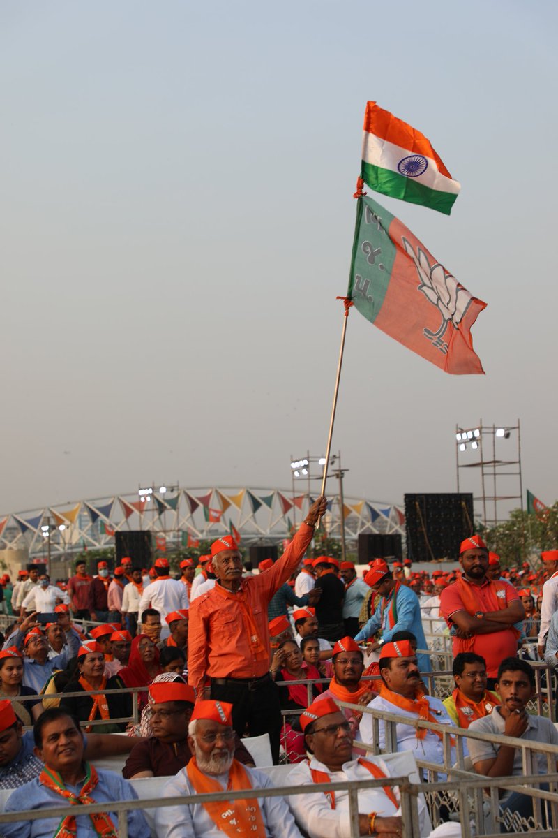 pradipsinhbjp's tweet photo. राष्ट्र कल्याण के लिए समर्पित भाजपा विश्व का सबसे बड़ा राजनीतिक दल है, जिसकी शक्ति समस्त कार्यकर्ता है। https://t.co/BM14q1lZbN