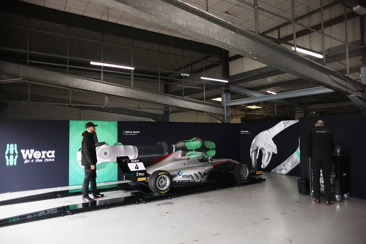 BritishF4's tweet photo. Always be yourself.

Unless you can be a Tool Rebel.

Then always be a Tool Rebel 😉🔧

Safe to say our new Tech Centre setup is looking on point! 👌🔥

#BritishF4 | #ROKiT https://t.co/pkRYI7ZSqS