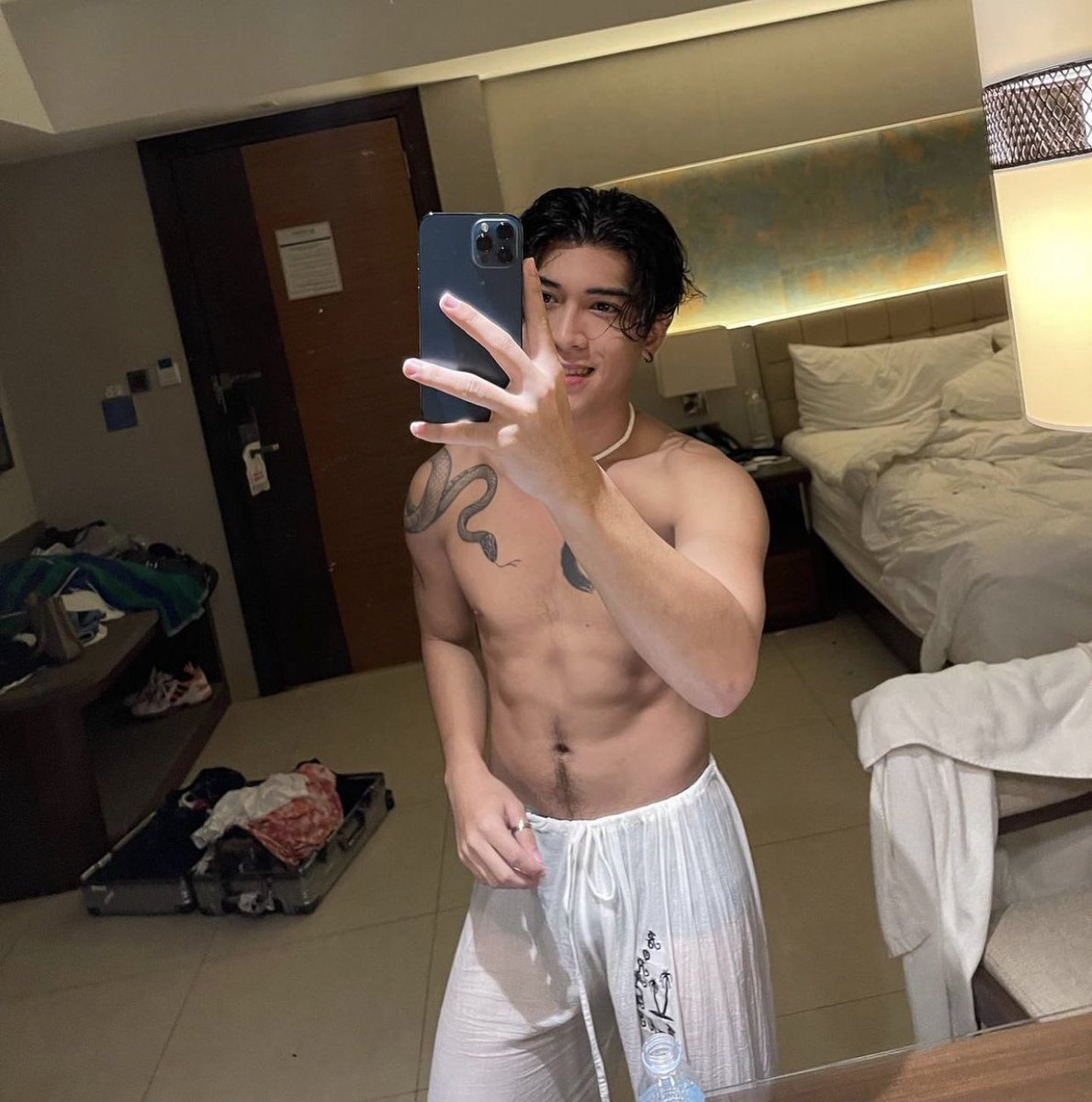 loel_bongo's tweet photo. Goodnight malilibog https://t.co/PvhvtNRbl4
