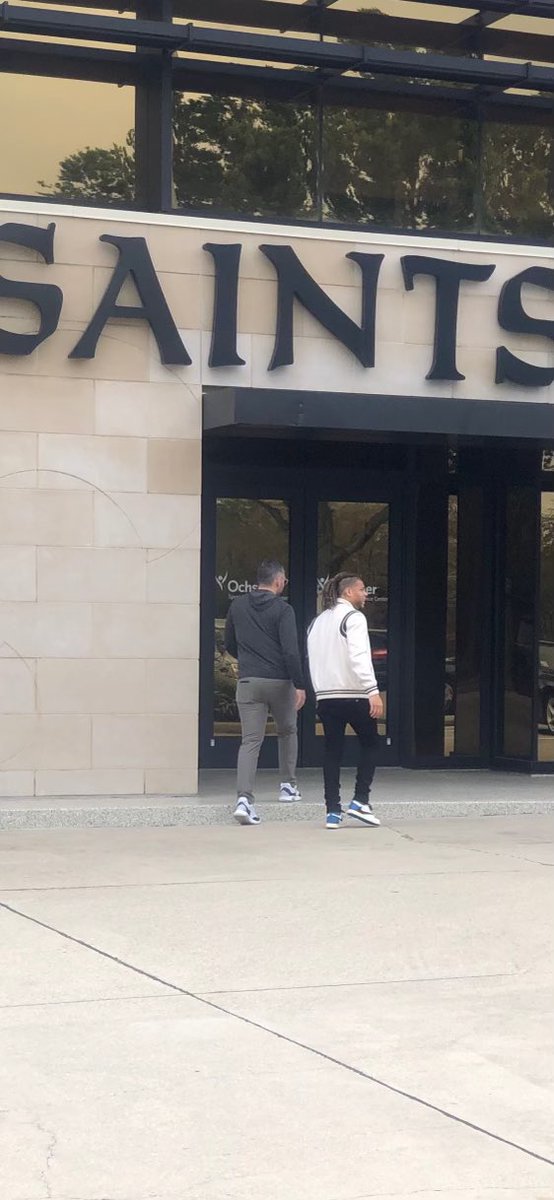 AdamSchefter's tweet photo. Free-agent safety Tyrann Mathieu spotted here today visiting the New Orleans Saints: https://t.co/CWlH6FiORt