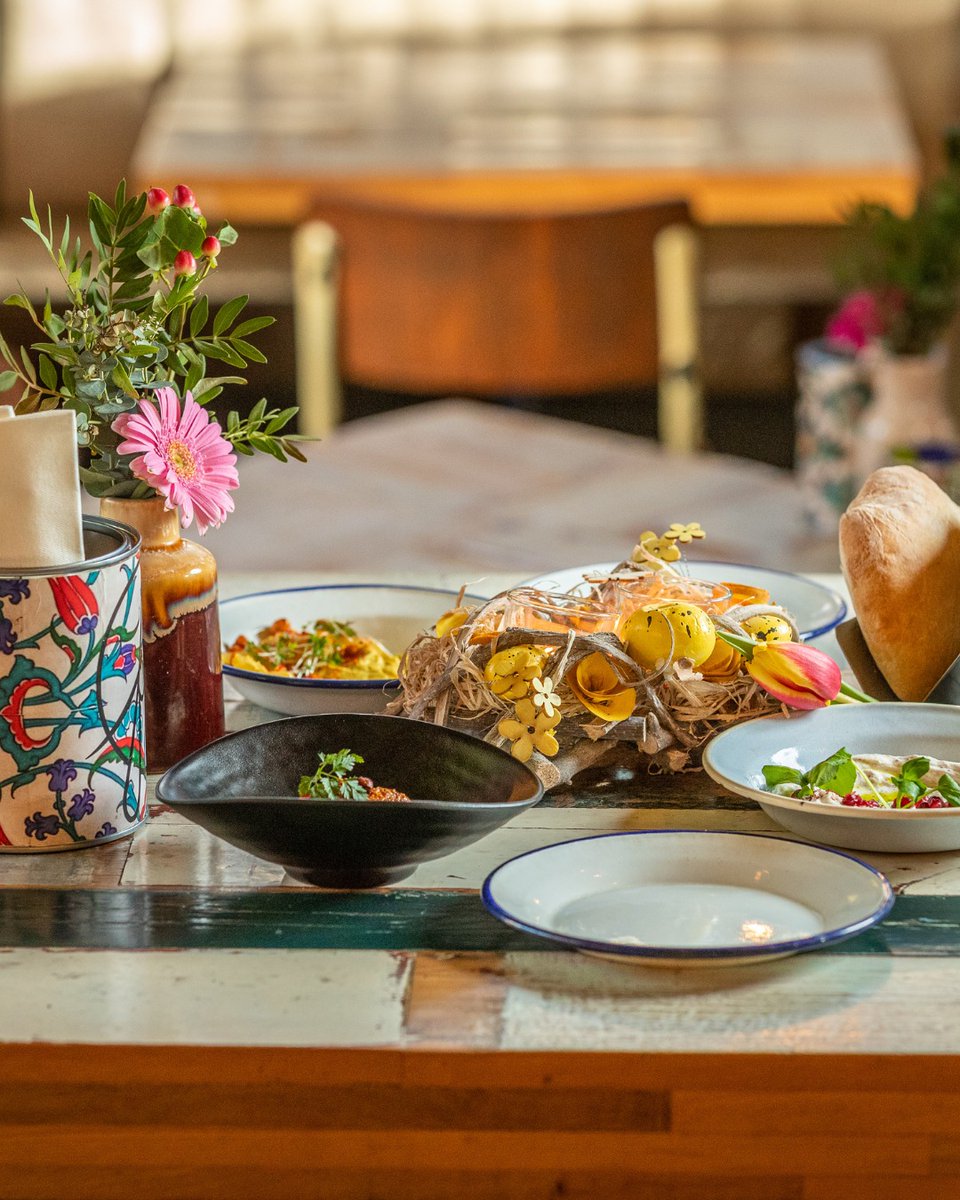 𝐁𝐮𝐧𝐧𝐲'𝐬 𝐁𝐫𝐮𝐧𝐜𝐡 𝐂𝐥𝐮𝐛 𝐄𝐚𝐬𝐭𝐞𝐫 𝐞𝐝𝐢𝐭𝐢𝐨𝐧 

'Let me fill your table with our most adored flavours, while you are having a date with your lover, friend or both. Easter is getting close my dear. Let's celebrate this Sunday in style, bookings are open! 🐰'