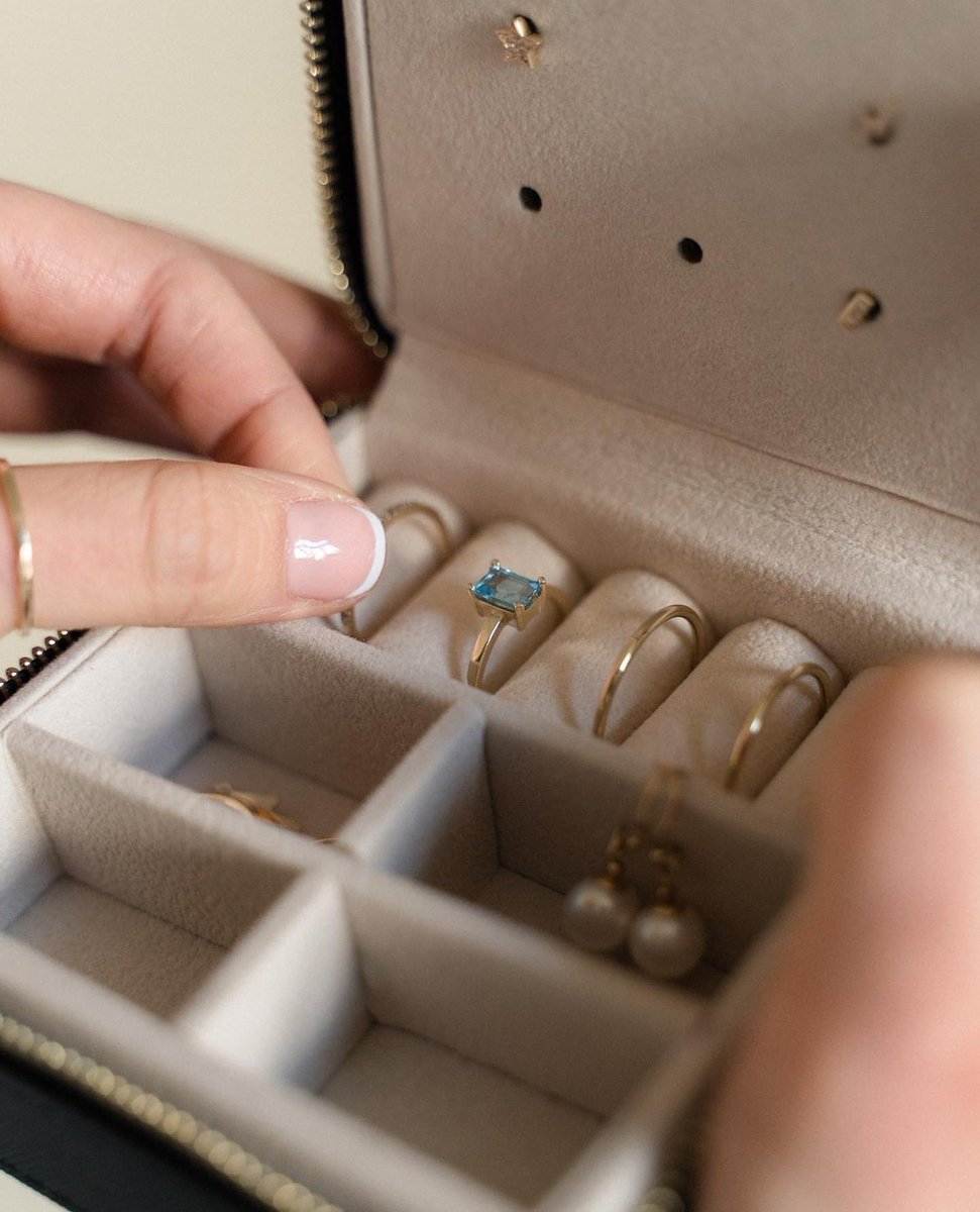 ShopPowerscourt's tweet photo. Good News Tuesday!

@MoMuseJewellery have their beautiful rings back in stock. 💍
⁠
They have restocked so many unique Emerald Cut Rings ranging from Sky Blue Topaz, London Blue Topaz, Black Onyx &amp; Green Onyx! ⁠💚💫 https://t.co/ZizgyjJO8X