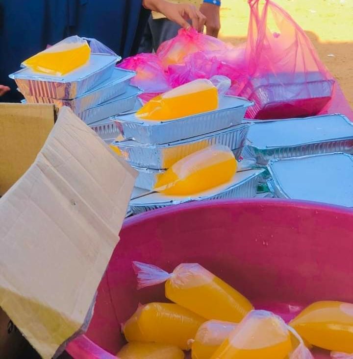 MAQSO4's tweet photo. #Day4 Due to #Ramadan and increased need of iftar, Students of Somali National University denoted a packages of food to Marginalised families in IDPs of #Mogadishu #Somalia.

Contact:
EVC-plus: +252610888341
E-DAHAB: 628012021
SALAAM BANK: 32182982 https://t.co/5vp2nvCVzM