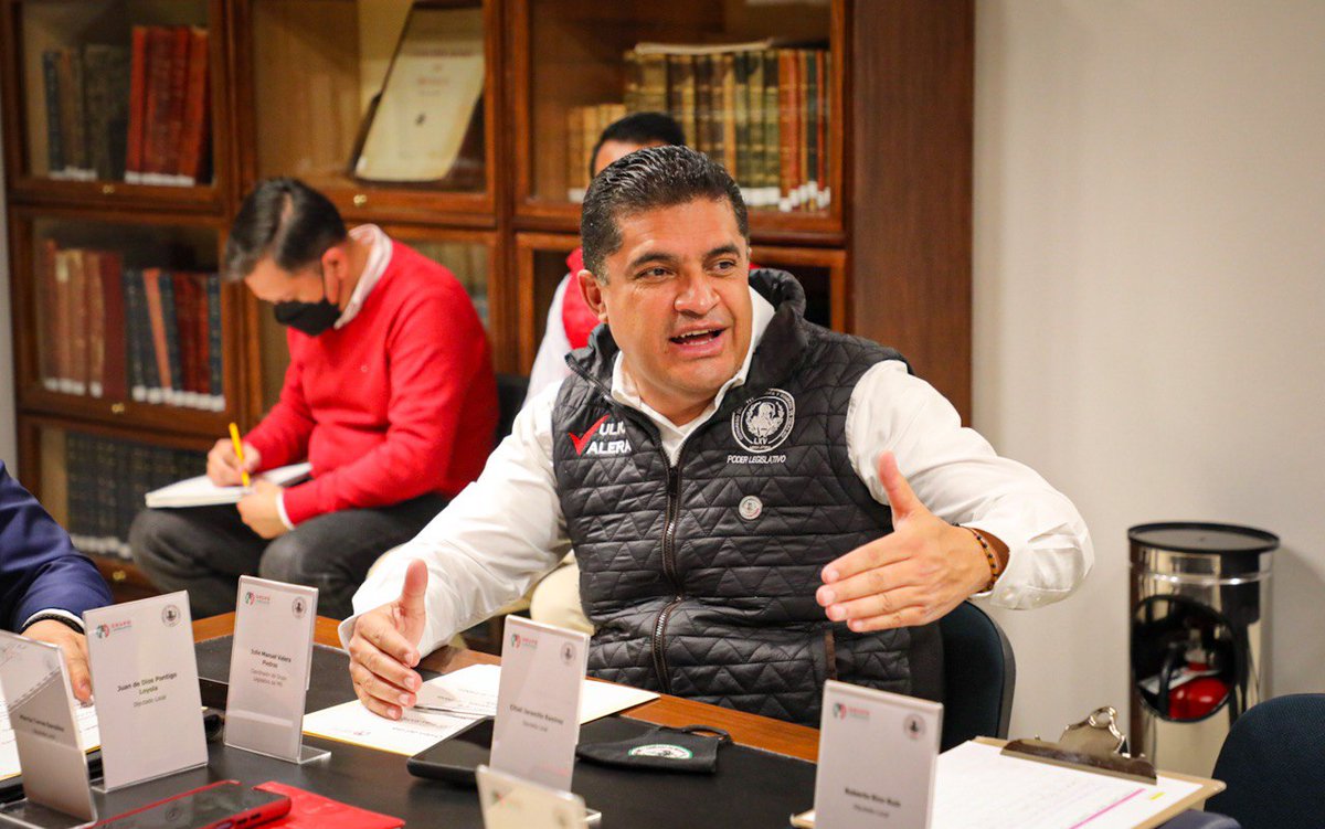 jmvalerapiedras's tweet photo. Iniciamos este día en reunión de trabajo con mis compañeras y compañeros del @GLPRI_Hidalgo. 

Desde el @CongresoHidalgo seguimos poniendo todo el empeño en nuestro trabajo por las y los hidalguenses.

¡Excelente martes! https://t.co/doBhAx9mfu