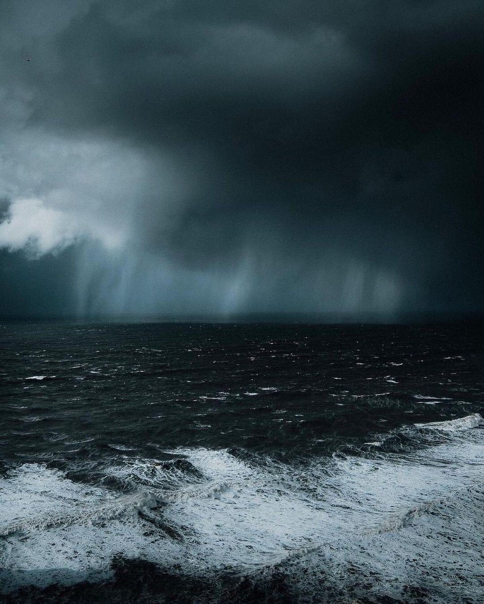 man_dares's tweet photo. South Coast Iceland 🖤 https://t.co/VgwyJCjlVy