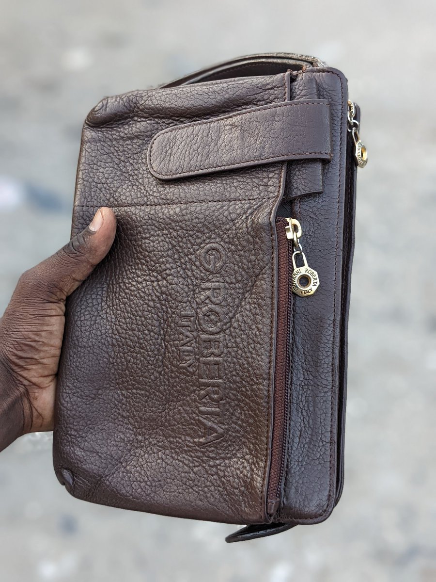 BidooStore's tweet photo. Designed for the fast and furious urban life 🔥🔥. Versatile &amp; stylish to fit all your needs.

#BidooStore #MensClutch https://t.co/8Qeoqo5PYW