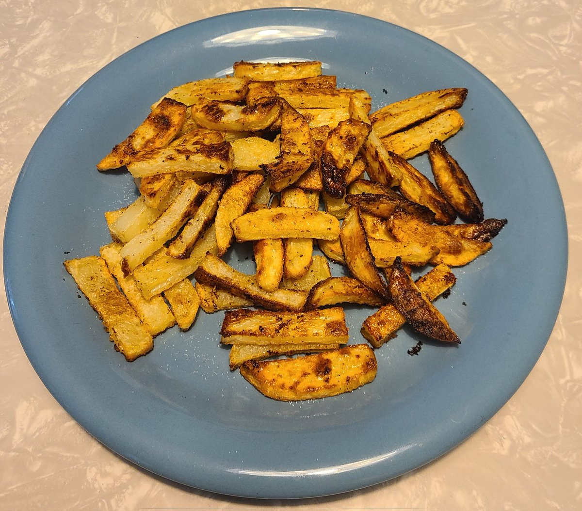 Schrader_AM's tweet photo. My homemade fries / chips. #BTeaL #TeaWithJennie @BelowTheLineHQ @theshortjen https://t.co/tjzV2mulbw