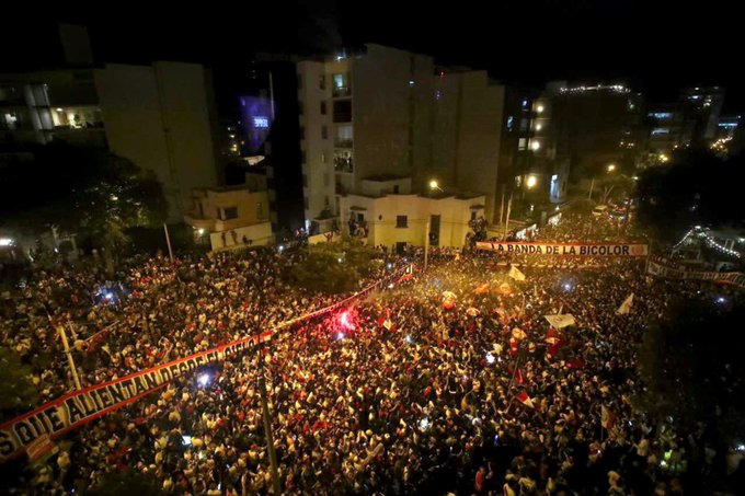 Veroquis15's tweet photo. si sales así para apoyar la selección, sal así a defender el país hoy a las 3:30 en la plaza san martin https://t.co/GvpPNr1CjQ