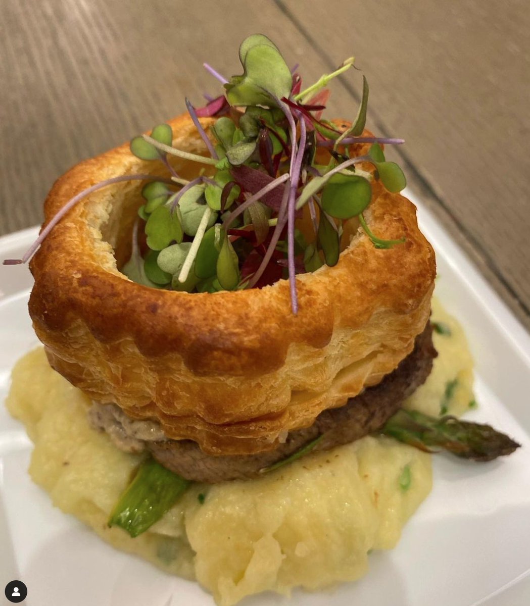 DommieGavone's tweet photo. Filet mignon with a Wellington sauce. @chefjoe_1189 #foodporn #foodiegram #foodphotography #foodie #silive #siadvance #newyorkcity #foodblogger #foodblog #foodpic #foodpics #foodprep #foodart #foodshare #foodheaven #foodlovers #foodphoto #foodcoma #foodaddict https://t.co/PMSCksKqmv
