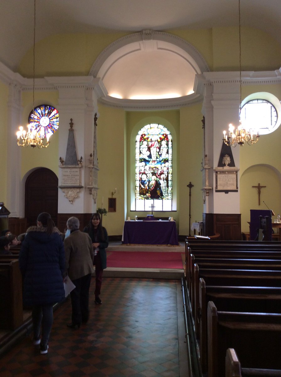 MissG5G's tweet photo. Year 4 have enjoyed a visit to the local church to learn more about Christianity @UplandsManor @MissG5G @mrsmsohal https://t.co/XXOCWnzDMk