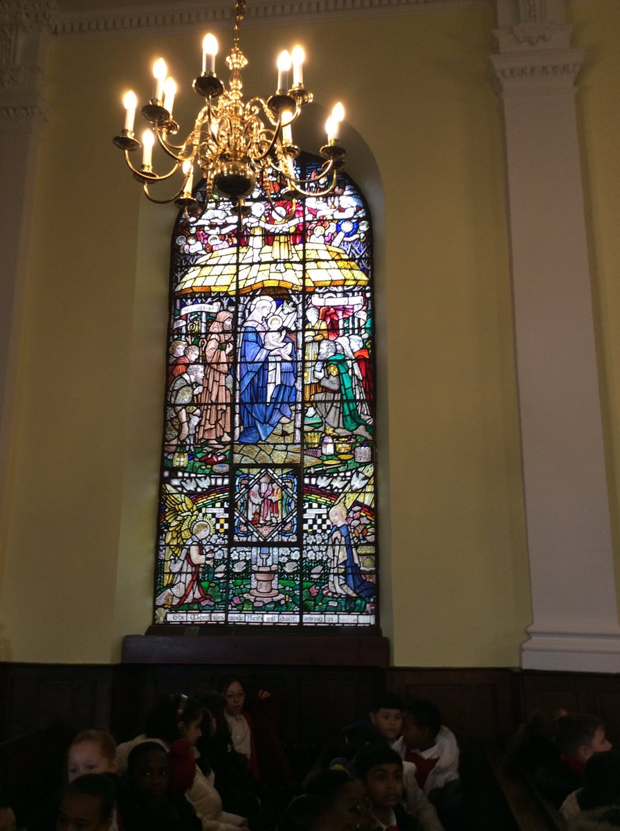 MissG5G's tweet photo. Year 4 have enjoyed a visit to the local church to learn more about Christianity @UplandsManor @MissG5G @mrsmsohal https://t.co/XXOCWnzDMk