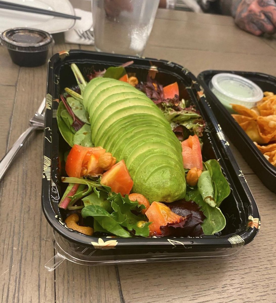 DommieGavone's tweet photo. Avocado tomato salad. #foodporn #foodiegram #foodphotography #foodie #silive #siadvance #newyorkcity #foodblogger #foodblog #foodpic #foodpics #foodprep #foodart #foodshare #foodheaven #foodlovers #foodphoto #foodcoma https://t.co/HcmdvsmhMh