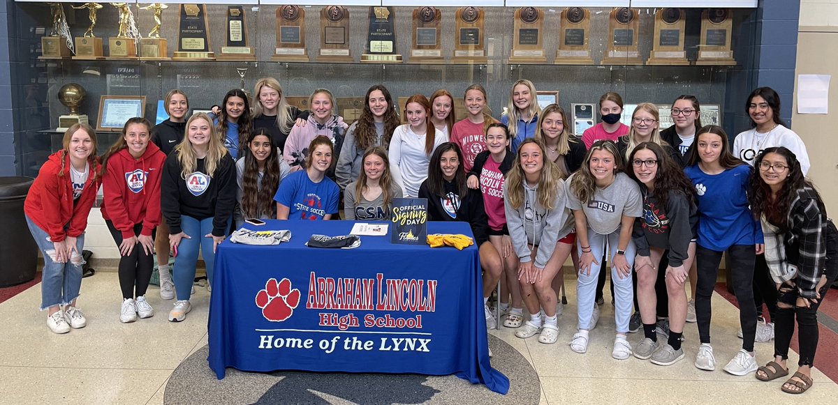 Congrats to Senior Captain Bella Cain for signing with College of St. Mary’s to continue her academic and soccer careers!

#WPTSRC #LEO