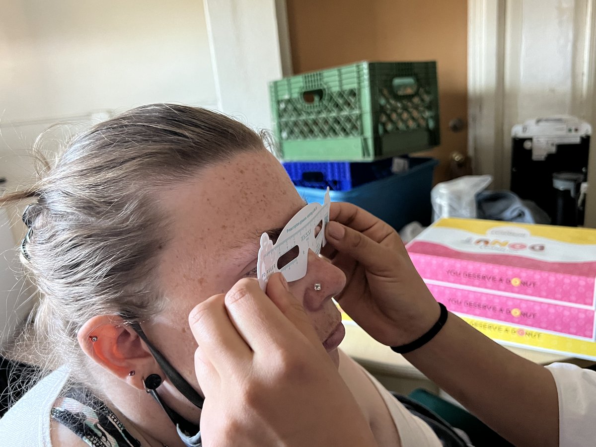StreetMedPhx's tweet photo. This past wknd @StreetMedPhx, @Maricopahealth &amp; @uazmhuphx partnered w/ @SocialSpinAZ, to provided #primarycare, #woundcare, #COVID19 #vaccinations &amp; #vision screenings utilizing our #PlenOptika #autorefractor by #QuickSee #Technology. 

#Innovation on the #Streets:) https://t.co/MDmNNfA9wt