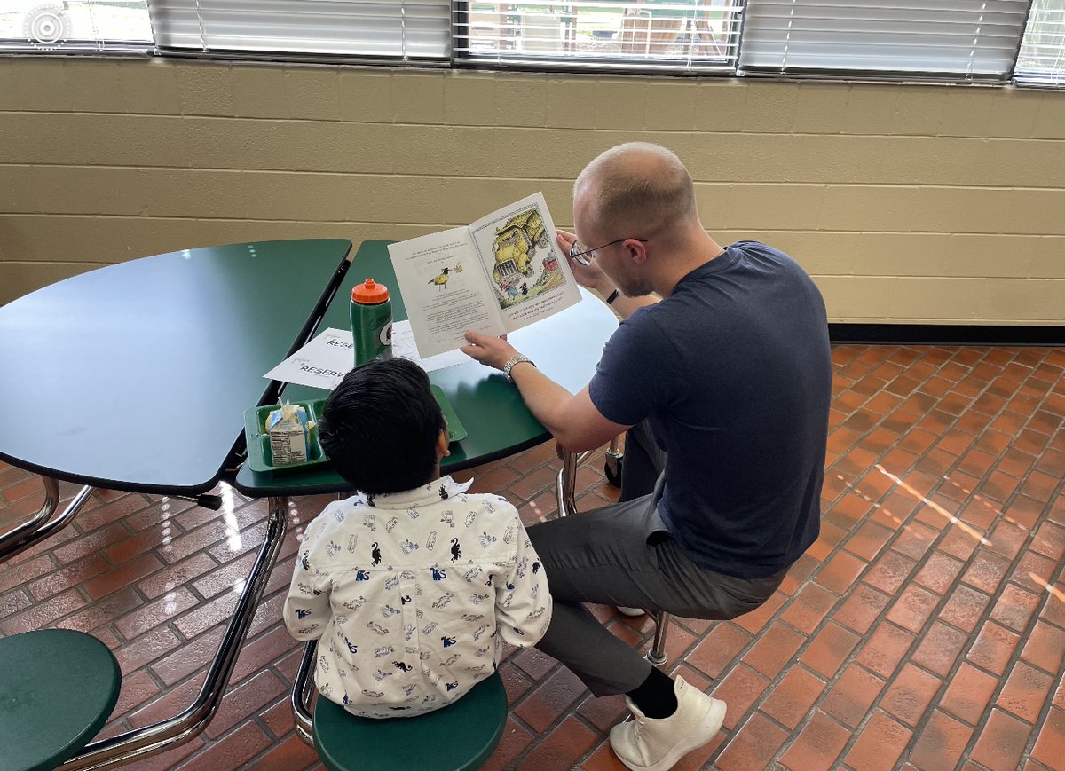 Ryan Schneider is a MUNCH (Mentor at Lunch) mentor and enjoys visiting with students, sharing a story or participating in a fun activity. If you are interested in any of our volunteer opportunities, please visit taylorisd.org to learn more.  #TeamTaylor