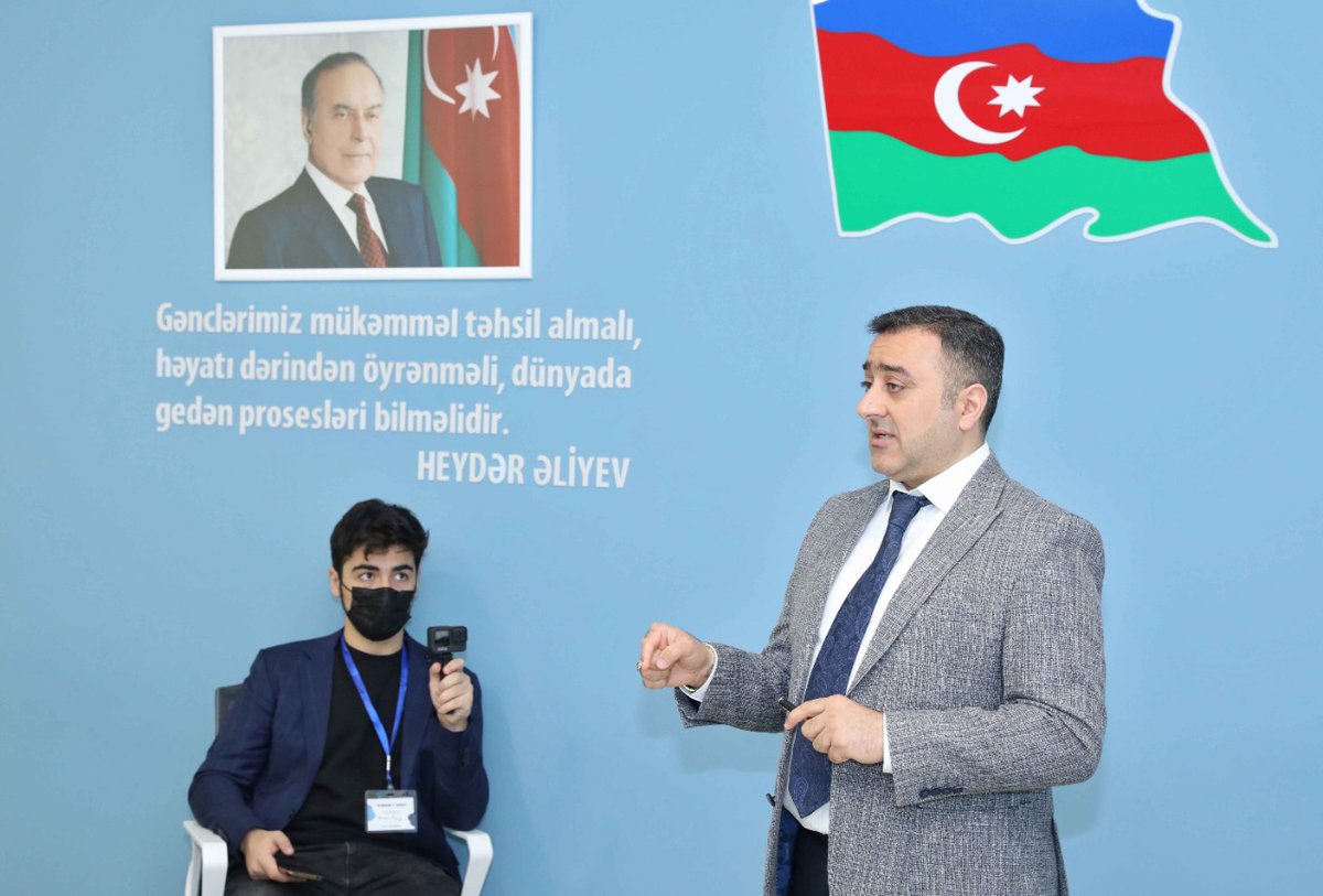 Bakıda “PR Məktəbi-2” layihəsinin 3-cü təlimi keçirilib. 
Azərbaycan PR Mutəxəssisləri Assosiasiyasının sədri, İPRA üzvü, SocialLab Reklam və PR şirkətinin rəhbəri İlham Məmmədovun təqdimatında iştirakçılara Press Reliz və Məqalələrin yazılması haqqında məlumat verilib.

 #PR