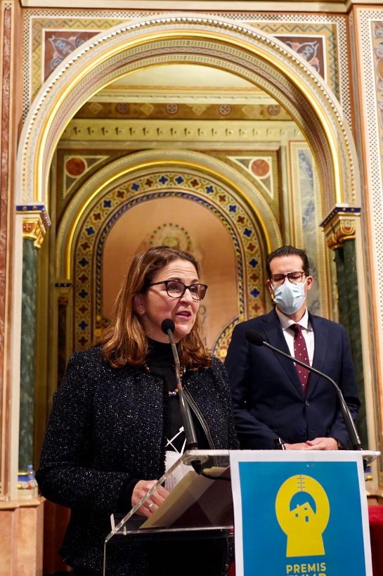 fvmpendirecto's tweet photo. El president de la FVMP, @ruben_alfaro, i la SA, Elena Cebrián, concluyen el acto de #PremisFVMPBonGovern. https://t.co/pcdjQtQSYS