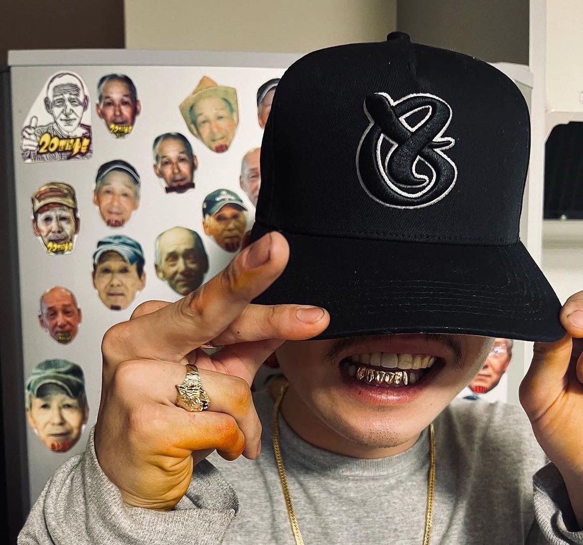 thajointz_irieJ's tweet photo. ThaJointz✖️Fedupによる
新作Original Capが発売開始‼︎
デザインはThaJointzメンバーでもあるYUZERが担当。
頭文字"J"を肉厚刺繍で、
フロントロゴに落とし込み
シンプルでながらインパクト大
バックはタギングデザインを
刺繍で表現しています。

Go Thajointz base↓🔥
https://t.co/VBOkGUPNgD https://t.co/IhdeXnMsJD