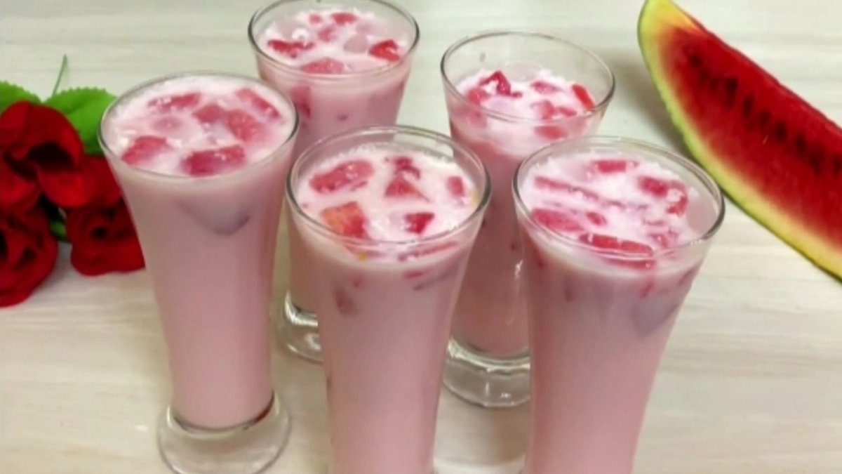 YummyStuff3's tweet photo. Mohabbat ka sharbat
Recipe link - https://t.co/9G84FW0rlp
#mohabbatkasharbat #milkrose #Ramadan #RamadanMubarak #iftarrecipe https://t.co/pDJyB8dUcZ