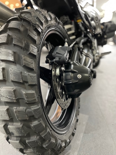 MotoPark_BMW's tweet photo. もう直ぐ準備完了!
RnineT Scrambler !
このANAKEE WILDが物語ってます!
#BMW Motorrad #RnieT #RnineT Scrambler
#ANAKEE #WILD #バイクは楽しい https://t.co/G0hn5V1TOb
