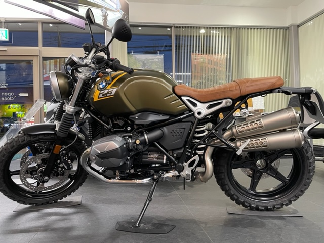 MotoPark_BMW's tweet photo. もう直ぐ準備完了!
RnineT Scrambler !
このANAKEE WILDが物語ってます!
#BMW Motorrad #RnieT #RnineT Scrambler
#ANAKEE #WILD #バイクは楽しい https://t.co/G0hn5V1TOb