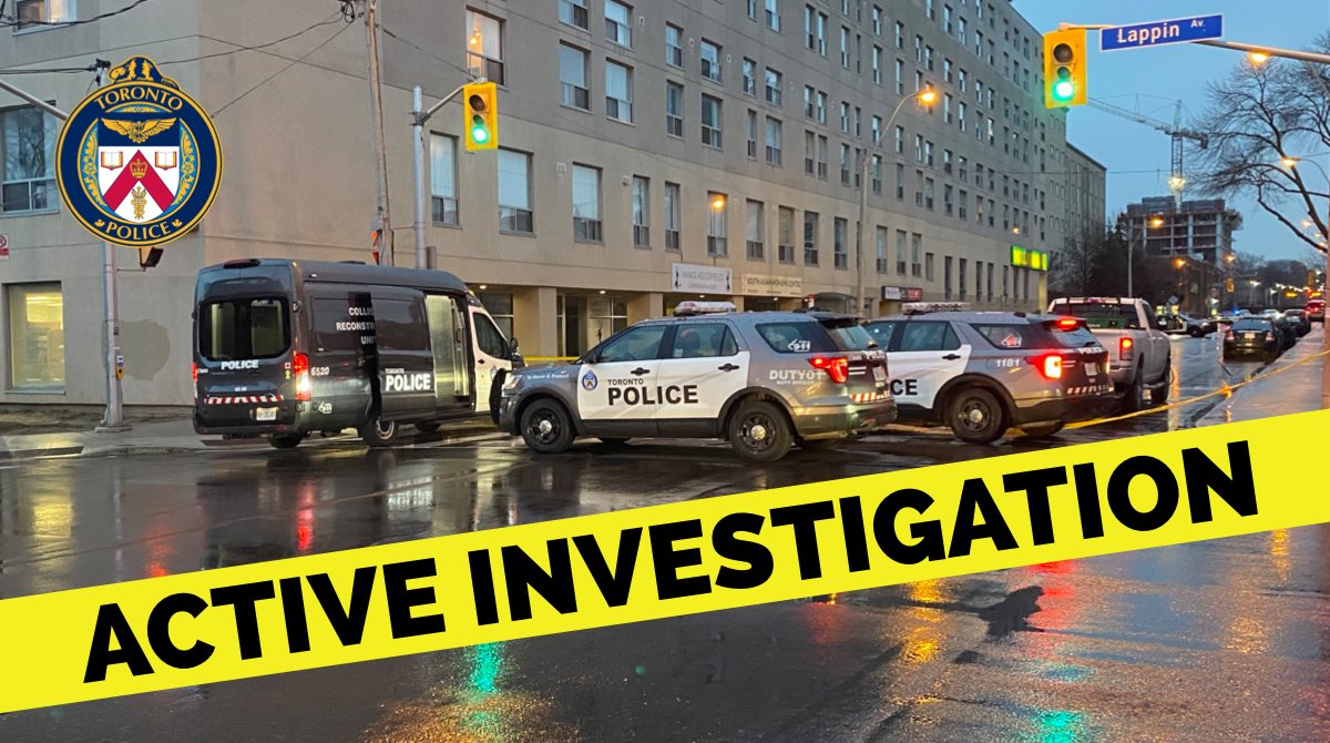 TrafficServices's tweet photo. Road Closure: #Lansdown Av North of #Lappin AV remains closed for a @TorontoPolice investigation. Please plan your commute accordingly as the closure is expected to cause delays in the area.
Anyone w/info contact @TrafficServices investigators re #GO627947
@TPS_RMCarter https://t.co/RCY2DhPgYN