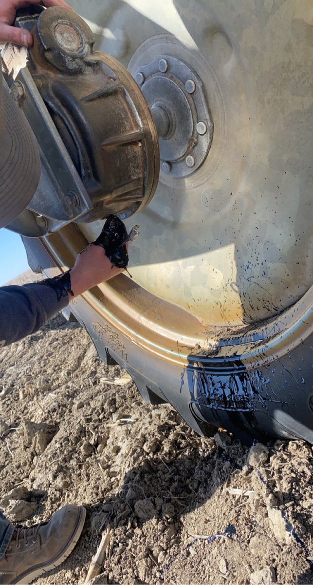 StormHunter05's tweet photo. “Fuck, definitely no water in this one” #pgfarms https://t.co/52Y2HGz1s7