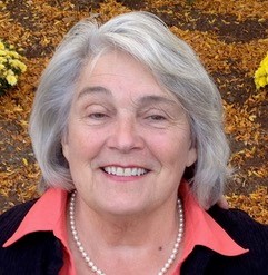 americanheartvt's tweet photo. Congratulations to Sen. Virginia Lyons who will receive our Crystal Heart Award at tomorrow's #GoRed802 event for her long-standing commitment to cardiovascular disease prevention. Richard L. Page, M.D., Dean, @UVMLarnerMed will present her award. https://t.co/DShIspQqTz