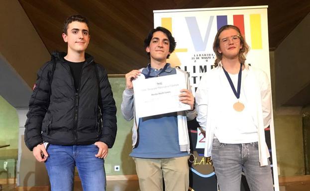 castillayleon's tweet photo. 👨🏻🎓Tres medallas para #CastillayLeón en la Olimpiada Matemática Española
🥈 Nicolás Maíllo, de #Salamanca
🥉 Javier Castro, de #León
🥉Pablo Sáez, de #Valladolid
#OME2022 @OMErsme
📷 @nortecastilla https://t.co/Ju7o8bhvbG