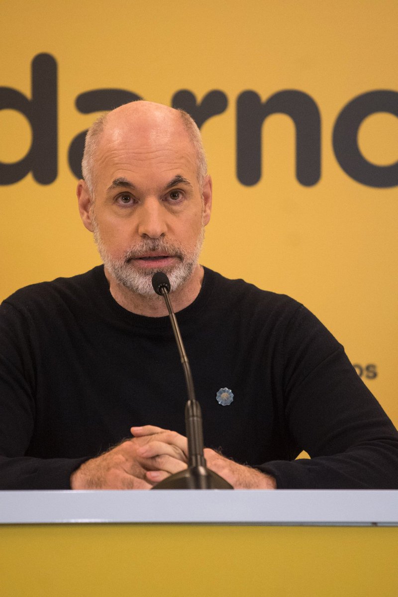 HumbertoTumini's tweet photo. Larreta le dice al Gobierno que les quite los planes sociales a los que corten las calles. En buen castellano: que el que proteste se vaya al fondo de la miseria. Que basuras. Veremos qué contesta Zabaleta, para quien los que piden justicia social “aprietan” y “extorsionan”. https://t.co/DSboXSoc1g