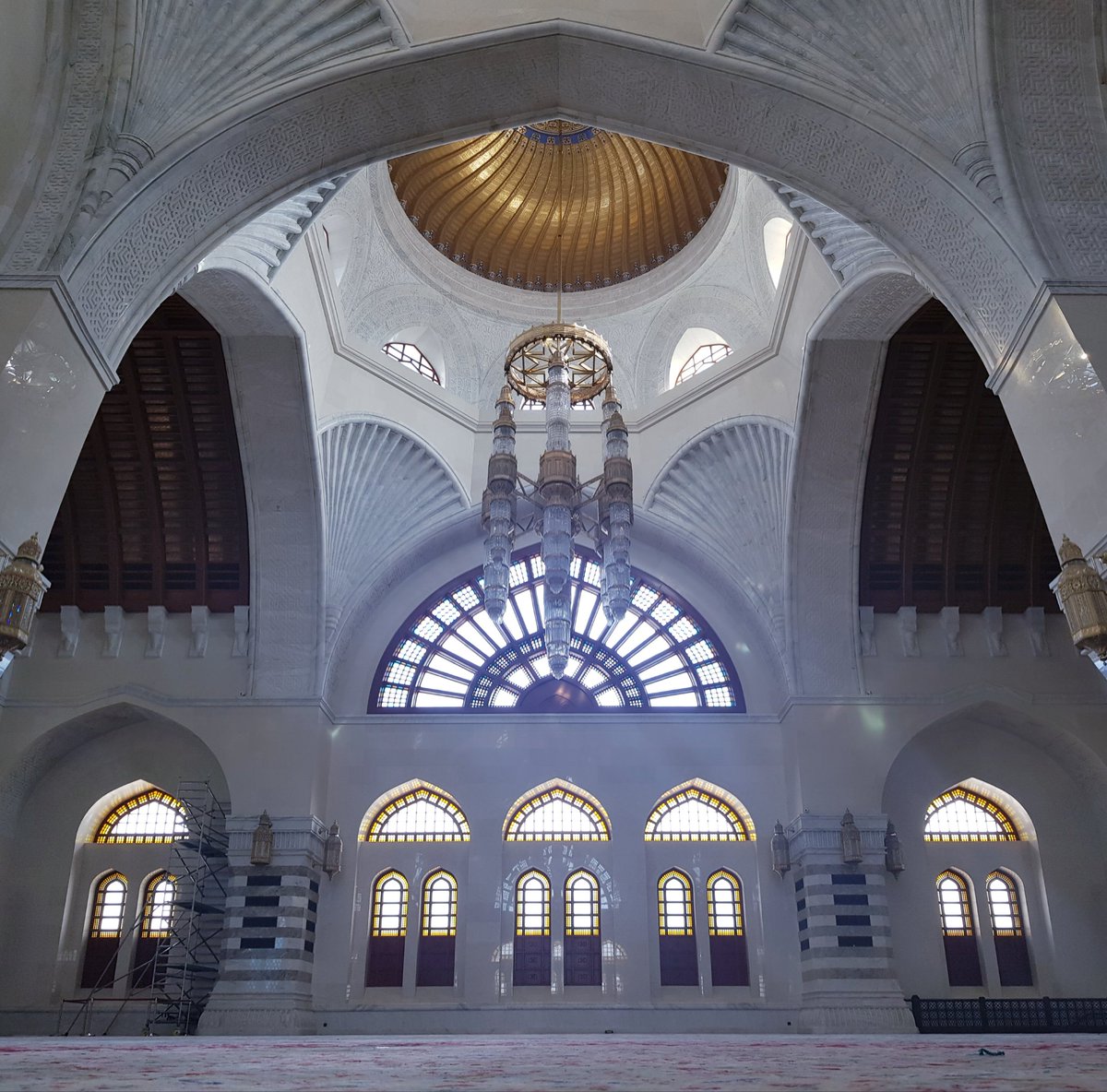 mralsiyabi's tweet photo. بالرغم من تشابه عدسة الهاتف بين الأمس واليوم، إلا أن زوايا الجمال في #جامع_محمد_الأمين لا تنتهي.
#غرد_بصورة #Note8 @SamsungMobile https://t.co/XJ45nyrBv0